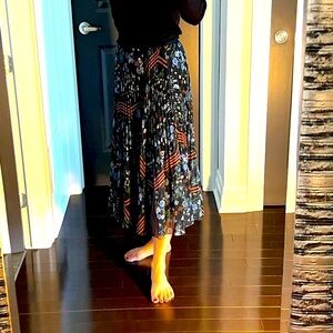 Small Wilfred Twirl Pleated Skirt from Aritzia